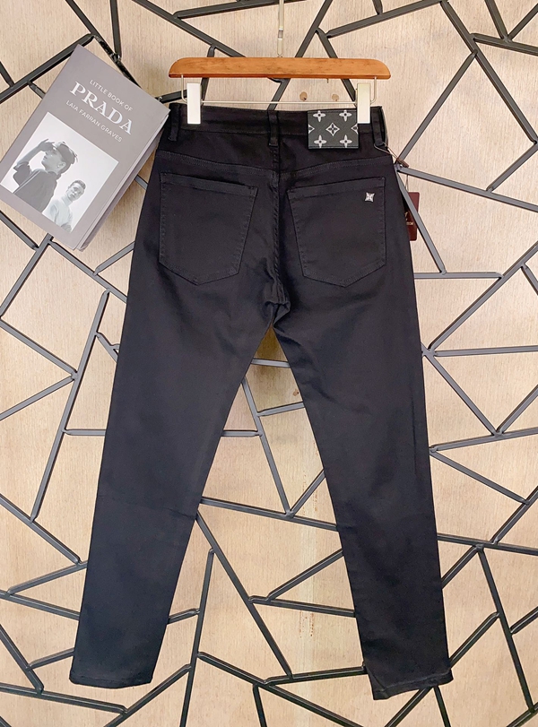 ブランドジーンズ側面デザイン